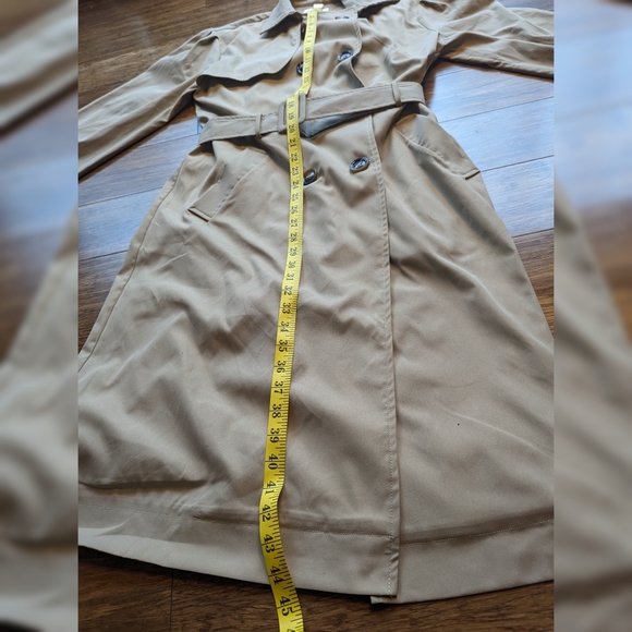 Heartloom Beige Trenchcoat - Picture 7 of 8